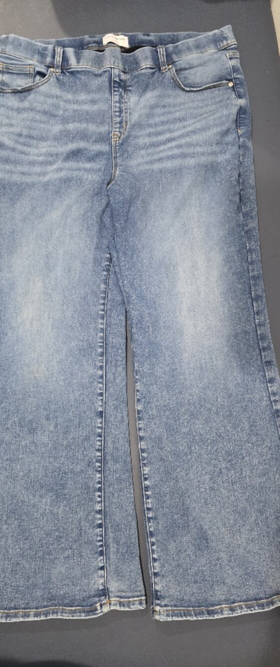 Lane Bryant Size 20 High Rise Tighter Tummy Pull On Flare Jeans Soft Comfortable
